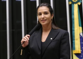 Deputada do PL sofre infarto durante campanha na Bahia