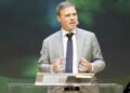 “Esta é a geração que vai preparar a Igreja”, diz André Mendonça do STF em culto