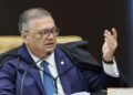 Dino e Zanin votam para julgar Moraes e Mendonça na mesma sessão