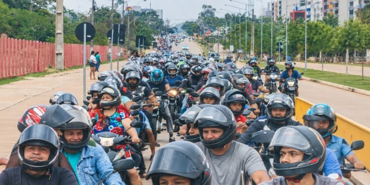 Segurança na cabeça: Prefeitura entrega 600 capacetes a motociclistas em Porto Velho