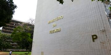 Governo reduz projeção do PIB para 2% em 2026 e 2,3% em 2027
