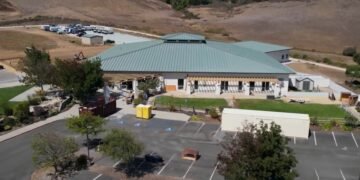 Igreja SLO City se muda para antigo prédio da Arise Vineyard