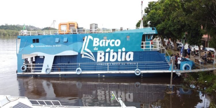 Barco da Bíblia inicia nova expedição pela Amazônia