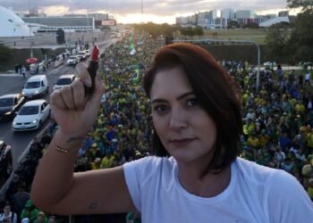 Michelle Bolsonaro permanece em Brasília e não vai a ato na Paulista