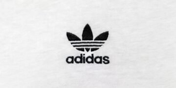 Adidas enfrenta críticas por campanha com militar israelense