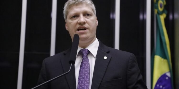 Van Hattem pede reunião para avaliar conduta de Andrei Rodrigues