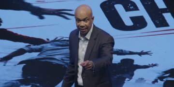 Pastor Delman Coates sofreu golpe em esquema imobiliário