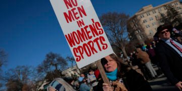 Esquerda nos EUA se opõem a atletas trans em esportes femininos