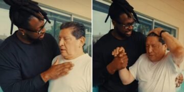 Ex-jogador da NFL batiza 8 detentos em prisão nos EUA