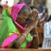 Família cristã na Índia forçada a rituais hindus em funeral