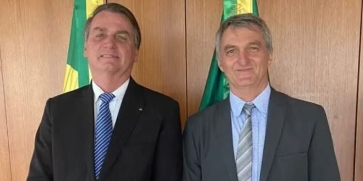 Renato Bolsonaro visita irmão Jair em prisão domiciliar