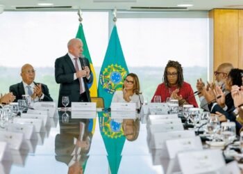 Lula critica Igreja Católica por não ordenar mulheres