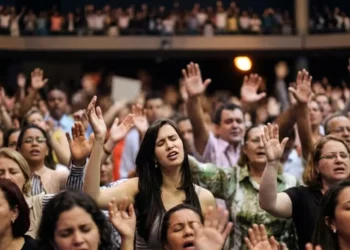 Censo revela 47,4 milhões de evangélicos no Brasil
