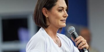 Michelle Bolsonaro lamenta morte do cantor Rick