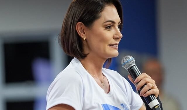 Michelle Bolsonaro lamenta morte do cantor Rick