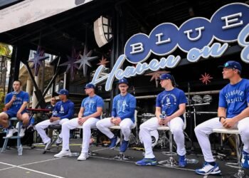 Jogadores dos Dodgers compartilham fé em evento