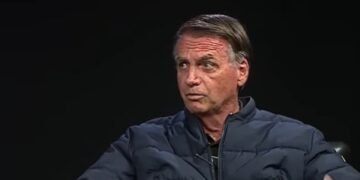 Defesa de Bolsonaro pede suspensão de pena ao STF