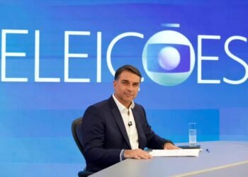 Flávio pede prisão de coordenador da Secom por fake news