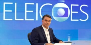 Flávio pede prisão de coordenador da Secom por fake news