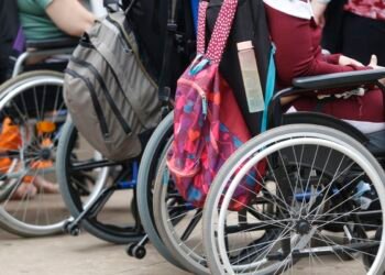 Analfabetismo entre jovens e adultos com deficiência é 12 vezes maior
