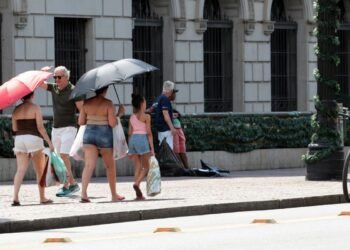 Inmet emite alerta de grande perigo para calor no fim de semana