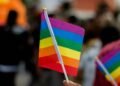 Número de adolescentes que se identificam como gays ou bissexuais cai nos EUA
