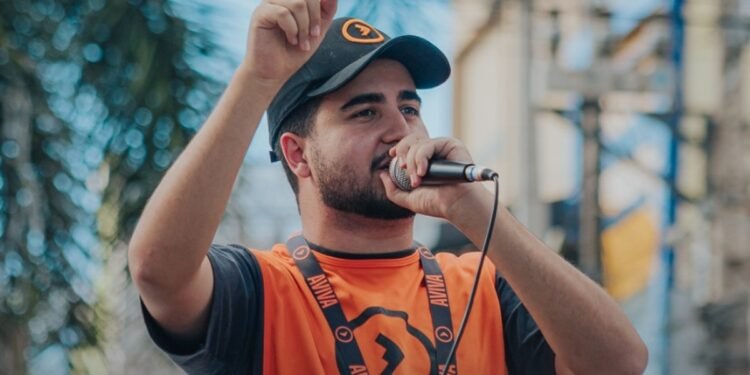 Evangelista que prega em universidades é internado na UTI e missão pede oração