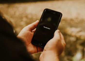 YouVersion libera tecnologia gratuita para igrejas criarem aplicativos bíblicos