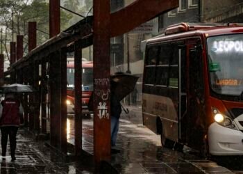 Tempo fica chuvoso em grande parte do país nesta segunda-feira