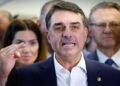 Flávio Bolsonaro critica incapacidade de Lula para atrair investimentos