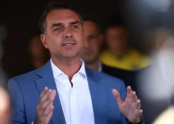 Flávio defende trabalho flexível e liberdade para trabalhadores