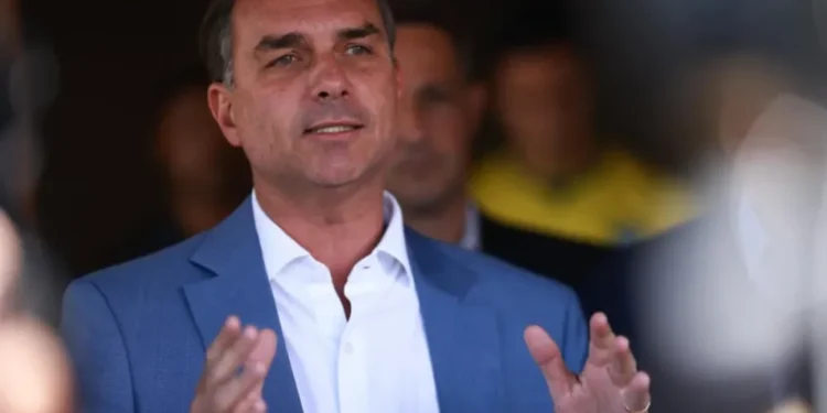 Flávio defende trabalho flexível e liberdade para trabalhadores