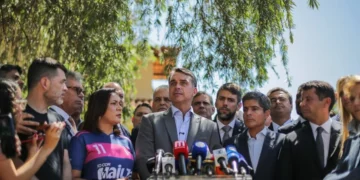 Flávio Bolsonaro quer reformar Judiciário e fim da reeleição