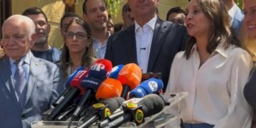 Podemos declara apoio a Flávio Bolsonaro: “Melhor para o Brasil”