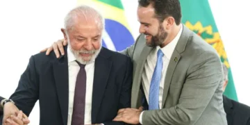 Governo anuncia desoneração de combustíveis por 30 dias