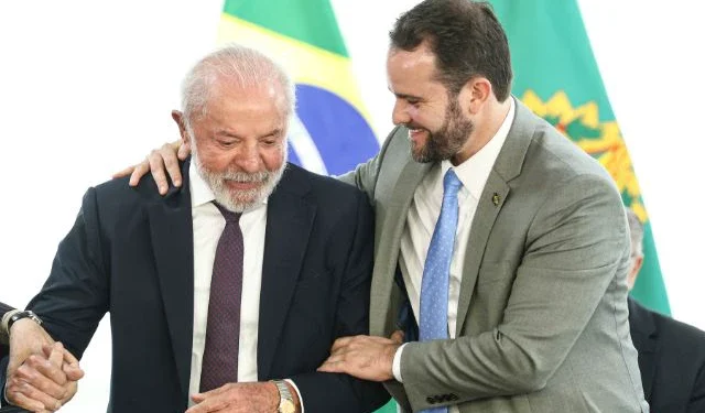 Governo anuncia desoneração de combustíveis por 30 dias