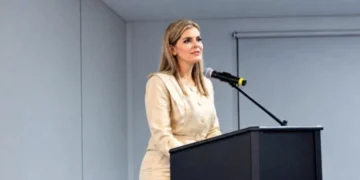 Presidente da Costa Rica exalta o evangelho em evento da AEL