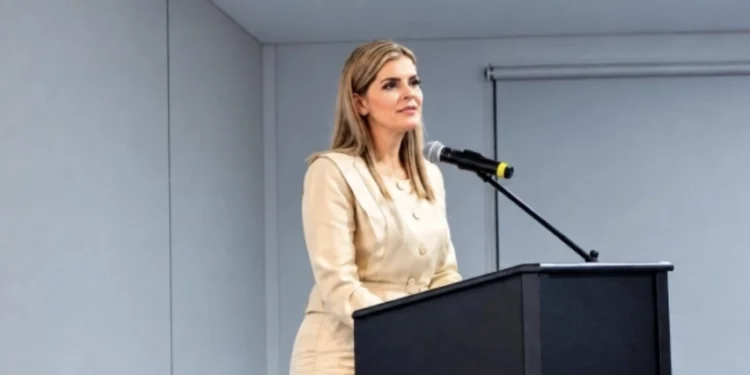 Presidente da Costa Rica exalta o evangelho em evento da AEL