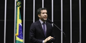 Canal Exército do Lula é registrado no TSE após suspensão