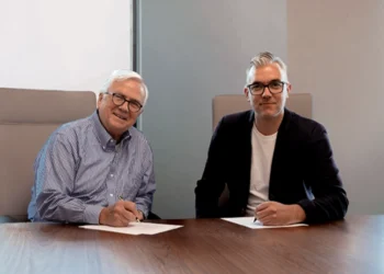 Transmundial e K-LOVE ampliam alcance global de rádio cristã