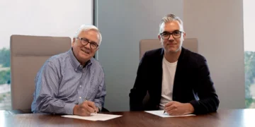 Transmundial e K-LOVE ampliam alcance global de rádio cristã