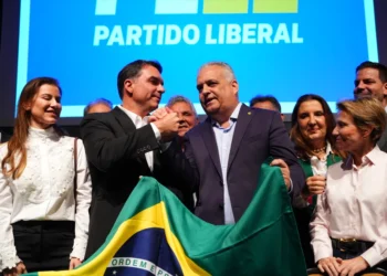 Flaviômetro: plataforma monitora apoio a Flávio Bolsonaro