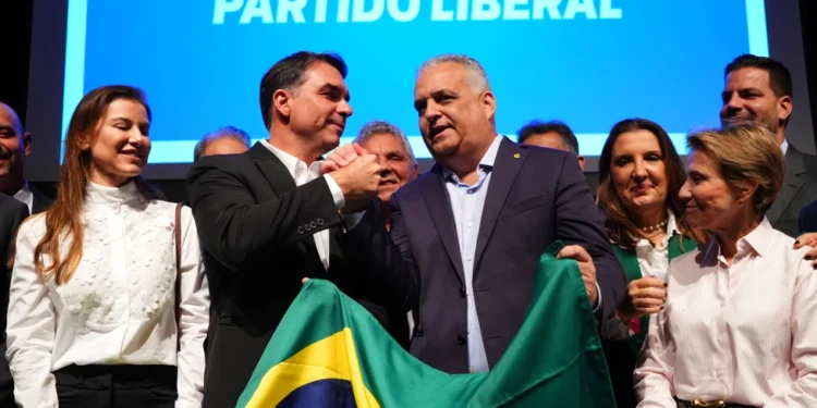 Flaviômetro: plataforma monitora apoio a Flávio Bolsonaro
