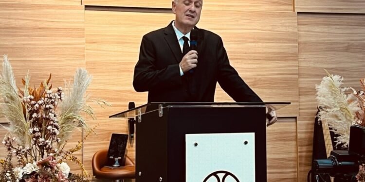 Pastor Renato Vargens critica monitoramento de cultos por pesquisa