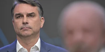 Flávio Bolsonaro promete endurecer penas para facções criminosas