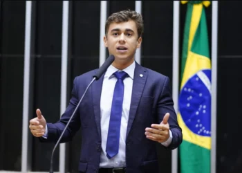 Nikolas Ferreira atinge 25 milhões de seguidores no Instagram