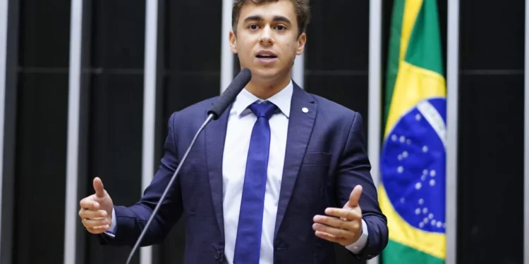 Nikolas Ferreira atinge 25 milhões de seguidores no Instagram