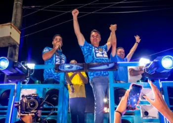 Flávio diz que comunidade LGBT é bem-vinda na direita