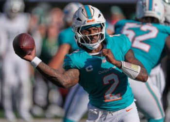 Malik Willis destaca fé cristã após vitória dos Dolphins