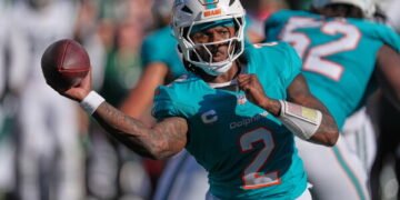 Malik Willis destaca fé cristã após vitória dos Dolphins